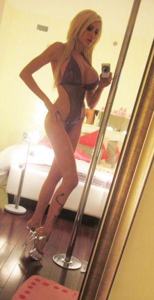 Sexy Selfies Are Women’s Gifts to Men