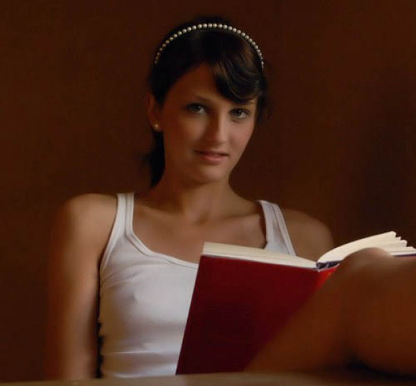 We Just Love It When Girls Go Braless