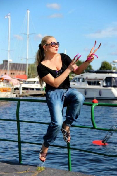 These Extra-Long Nails Are Almost Too Much to Handle