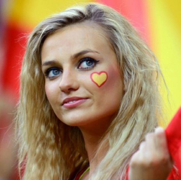 2014’s Hottest World Cup Supporters