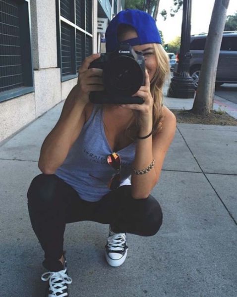 Sexy Girls with Cameras That Can Take My Picture Anytime