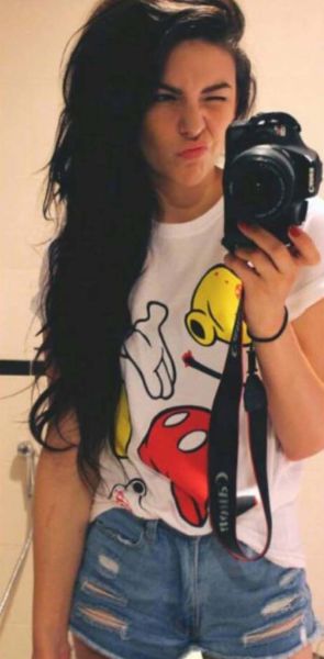 Sexy Girls with Cameras That Can Take My Picture Anytime