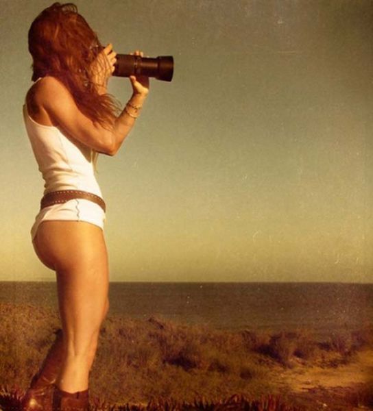 Sexy Girls with Cameras That Can Take My Picture Anytime