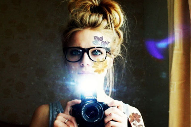 Sexy Girls with Cameras That Can Take My Picture Anytime