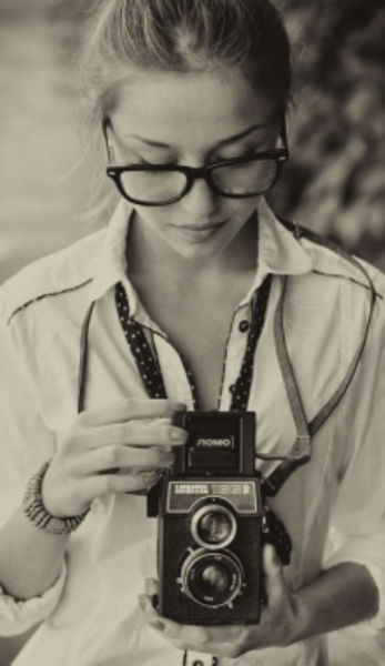 Sexy Girls with Cameras That Can Take My Picture Anytime