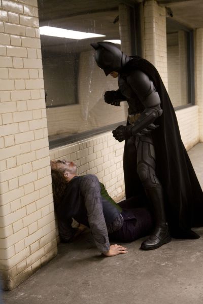 Photos Taken on Set During “The Dark Knight” Interrogation Scene
