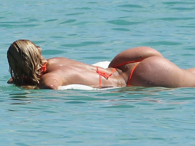 Ice T and Coco Austin on a Relaxed Beach Holiday
