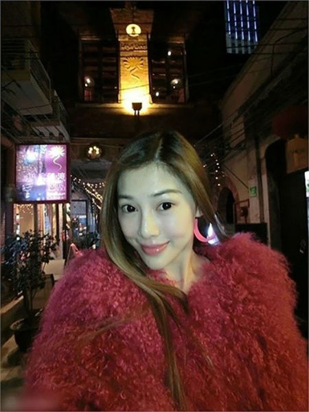Do You Think You Can Guess This Girl’s Age?