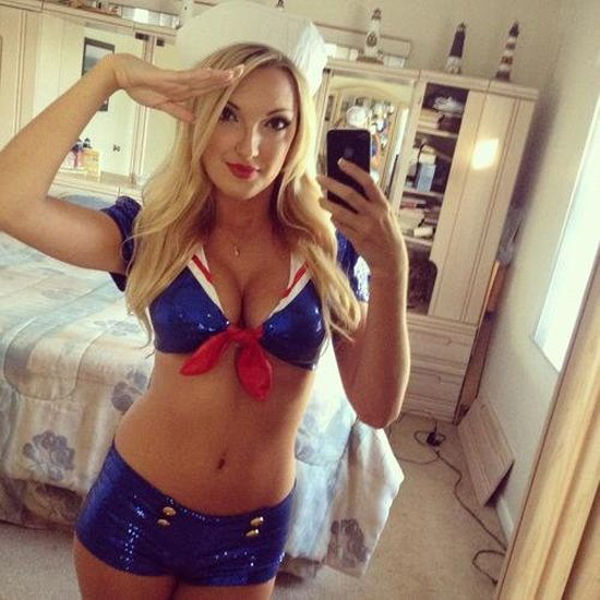 Cute Girls Look Smoking Hot in Halloween Costumes