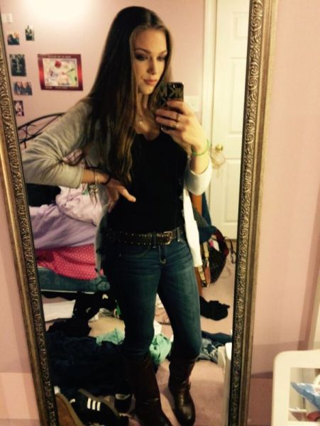 Hot Babes Who Live in a Mess