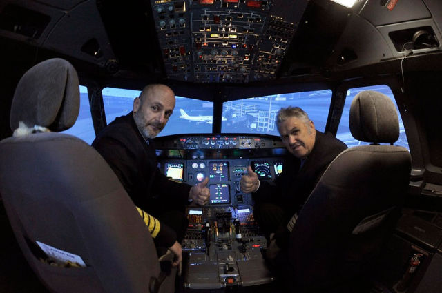A Homebuilt Flight Simulator That Is Out of This World