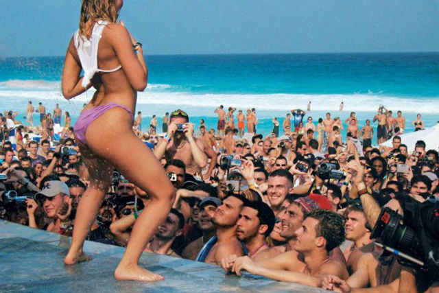 A Photo Flashback of Springbreak in the 90s