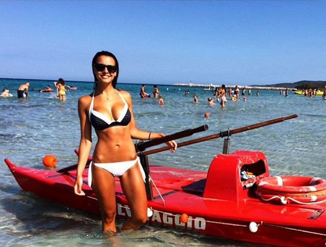 Beautiful Babes in Skimpy Bikinis