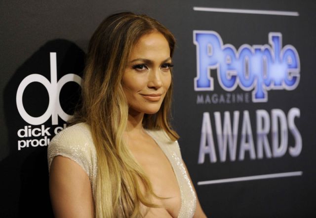 The People Magazine Awards had some Real Head Turners, Including Jennifer Lopez