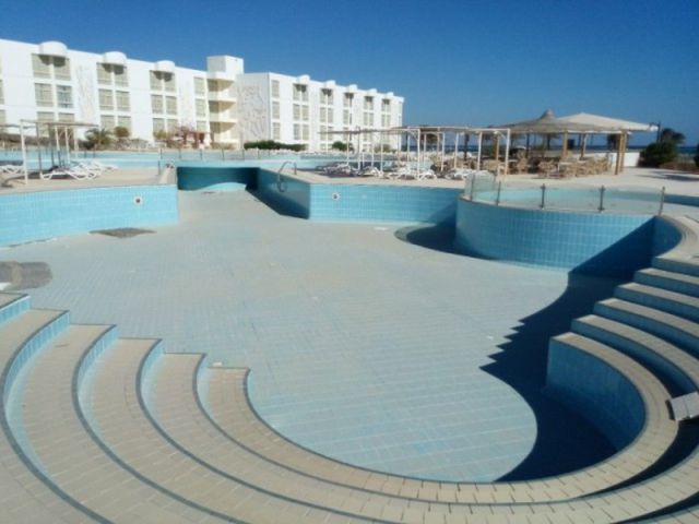 A Tour of a Neglected Egyptian 5 Star Hotel