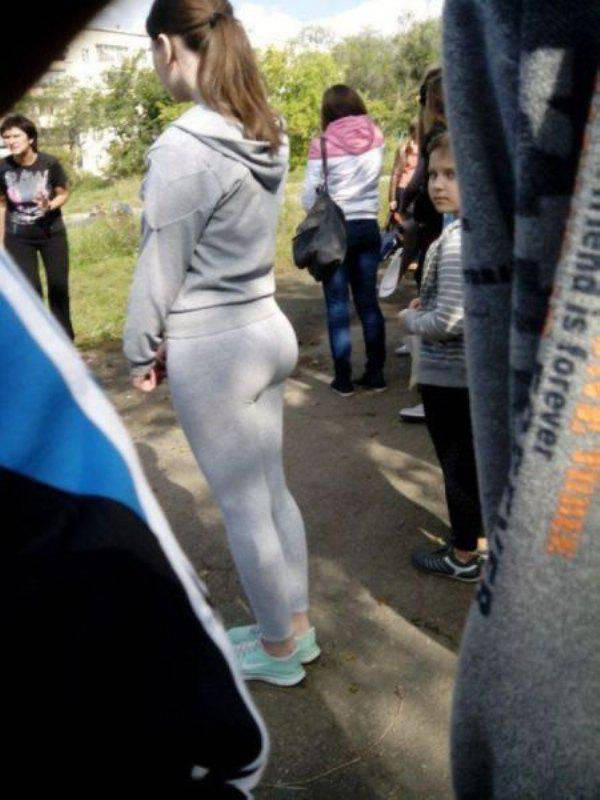 Girls Look Yummier in Yoga Pants