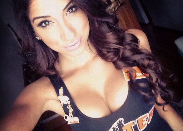 Hooters Have the Most Gorgeous Staff of Anywhere Ever
