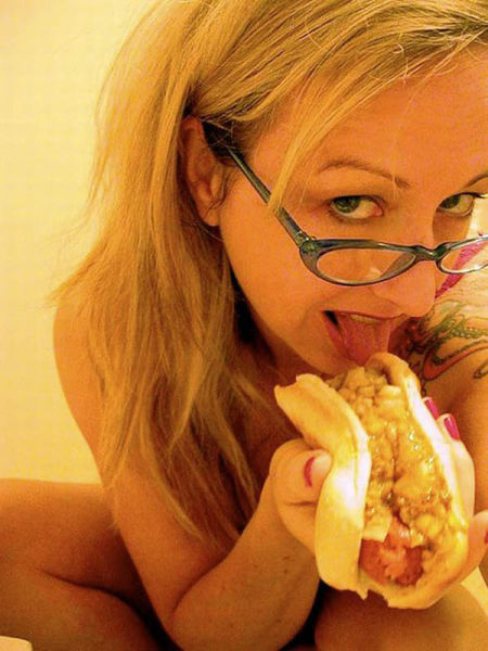 Hot Dog Eating Girls Are Hot