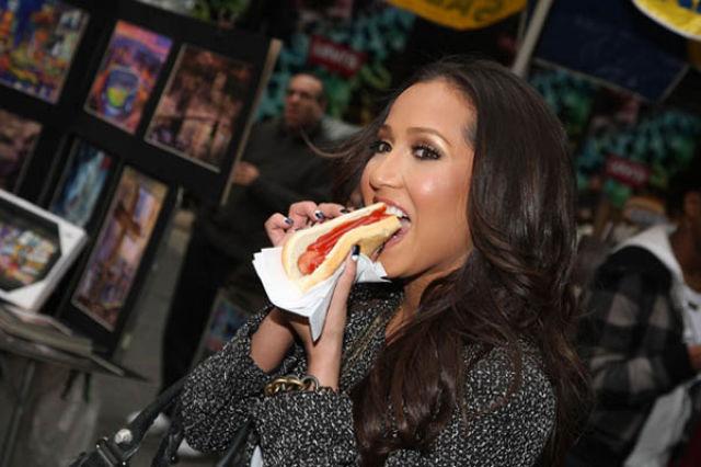 Hot Dog Eating Girls Are Hot