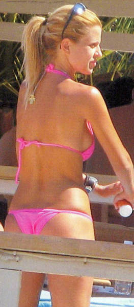 Elena Rapti Is the Hottest Woman in Greek Parliament