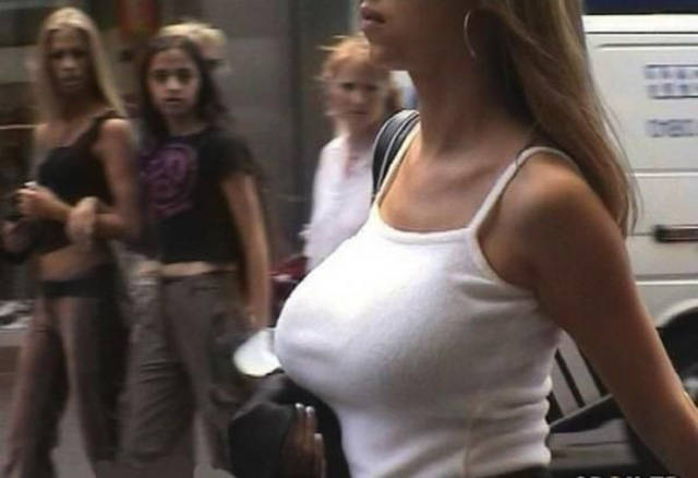 Times When Girls Failed to Hide Their Jealous Face