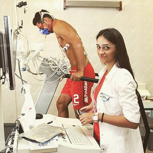 This Natural Beauty Is Pretty Brainy Too