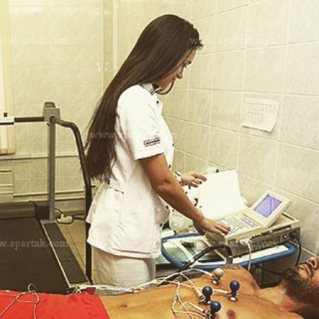 This Natural Beauty Is Pretty Brainy Too