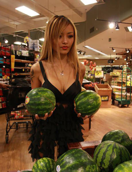 Hot Women Do Grocery Shopping Too
