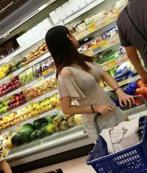 Hot Women Do Grocery Shopping Too