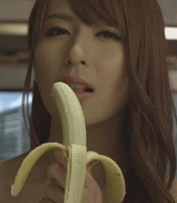 When Girls Eat Bananas It Looks Very... Um... Yummy