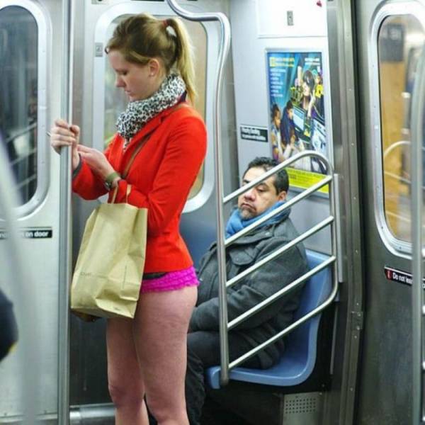 Some Girls On Commute Are Easy On Eyes