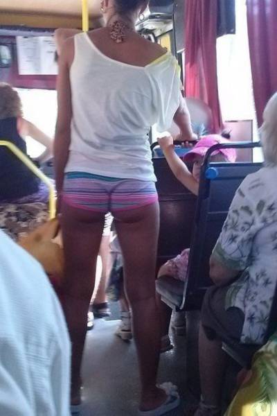 Some Girls On Commute Are Easy On Eyes
