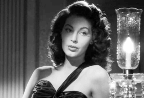 Beautiful And Hypnotizing Women From Back Then