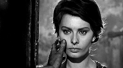 Beautiful And Hypnotizing Women From Back Then