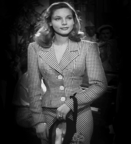 Beautiful And Hypnotizing Women From Back Then
