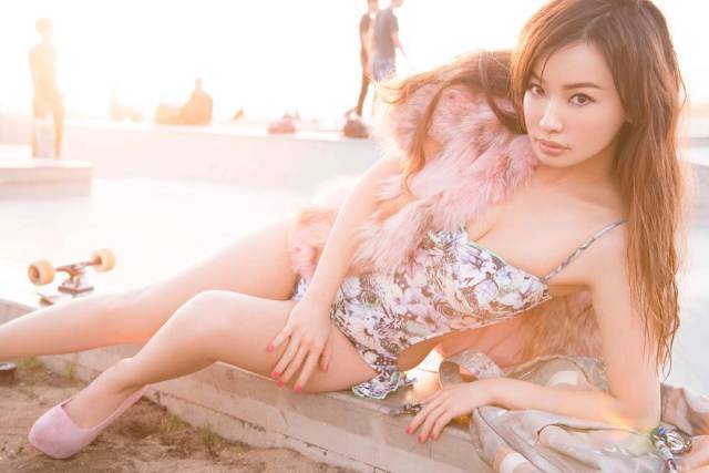 Can You Guess The Age Of This Beautiful Model?