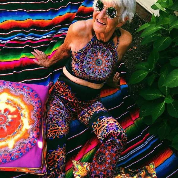 The Most Kick-Ass Granny Strikes Again