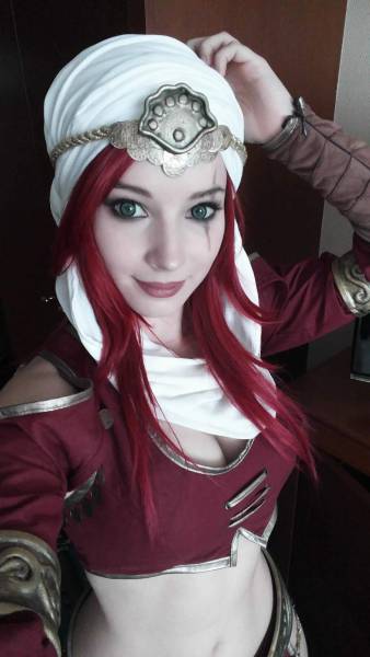 The Sexy Cosplay Girls of Every Nerds Fantasy