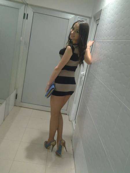 Lookout Boys…Here Come the Babes in Tight Dresses
