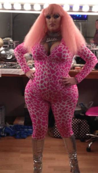 Ghetto Glamor Shots That Are Incredibly Ridiculous