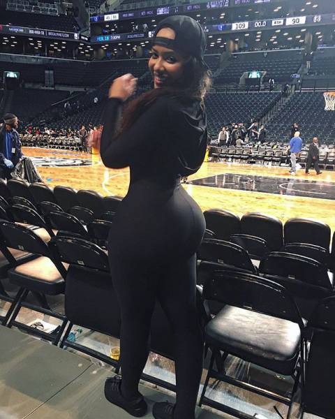 Bootylicious Babes Are A Very Pleasing Visual Experience