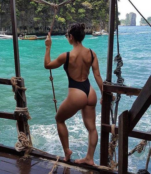 Bootylicious Babes Are A Very Pleasing Visual Experience