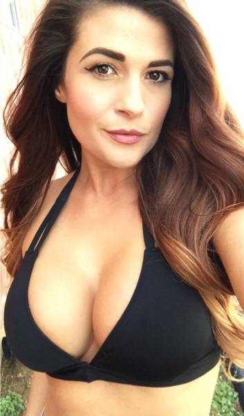 Jaw-Dropping Girls With Beautiful Breasts