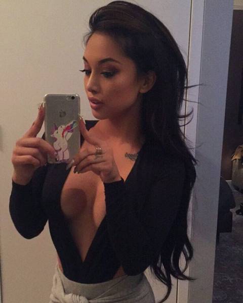 Asian Girls That Are Real Stunners