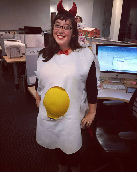 Pregnant Women Who Nailed Their Halloween Costumes
