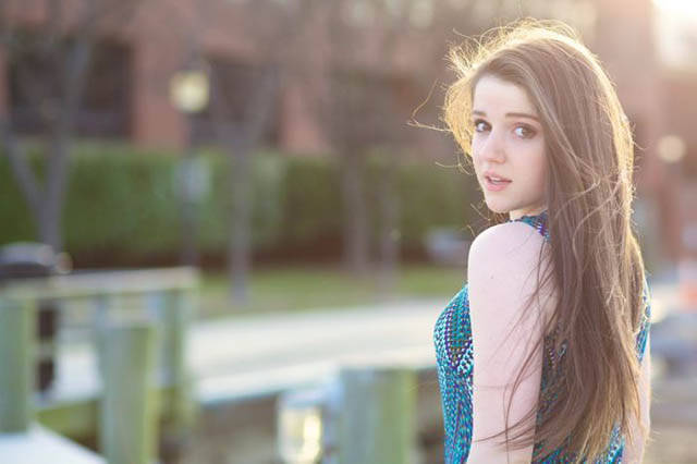 There Are Beautiful Girls Here