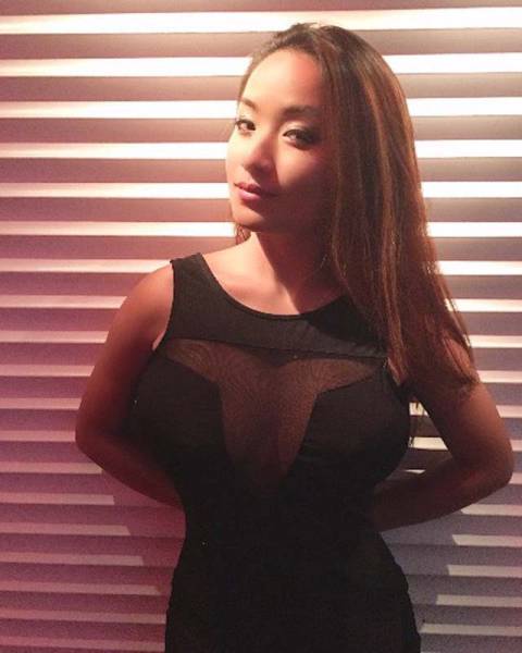 Girls Who Make Mesh Dress Look Amazing