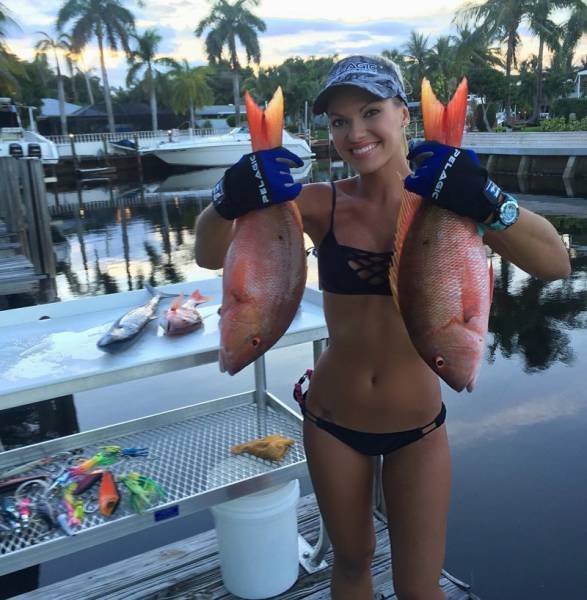 stunning blonde who loves fishing in bikini 26 pics 7.html - 26 HD Photos | Premium Gallery 2016