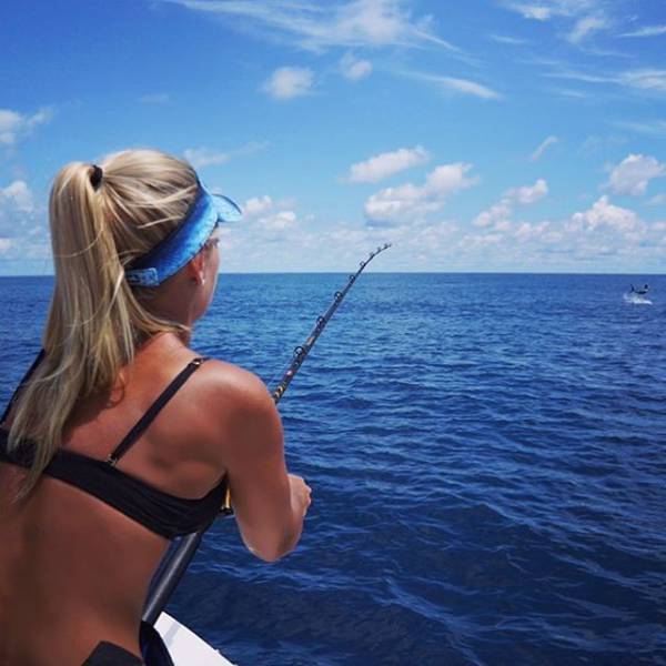stunning blonde who loves fishing in bikini 26 pics 7.html - 26 HD Photos | Premium Gallery 2016