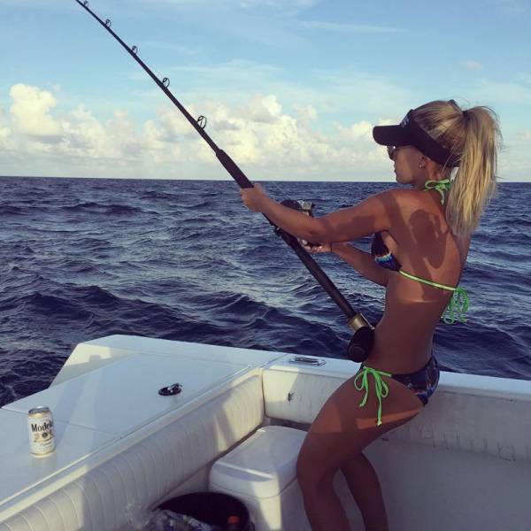 stunning blonde who loves fishing in bikini 26 pics 7.html - 26 HD Photos | Premium Gallery 2016